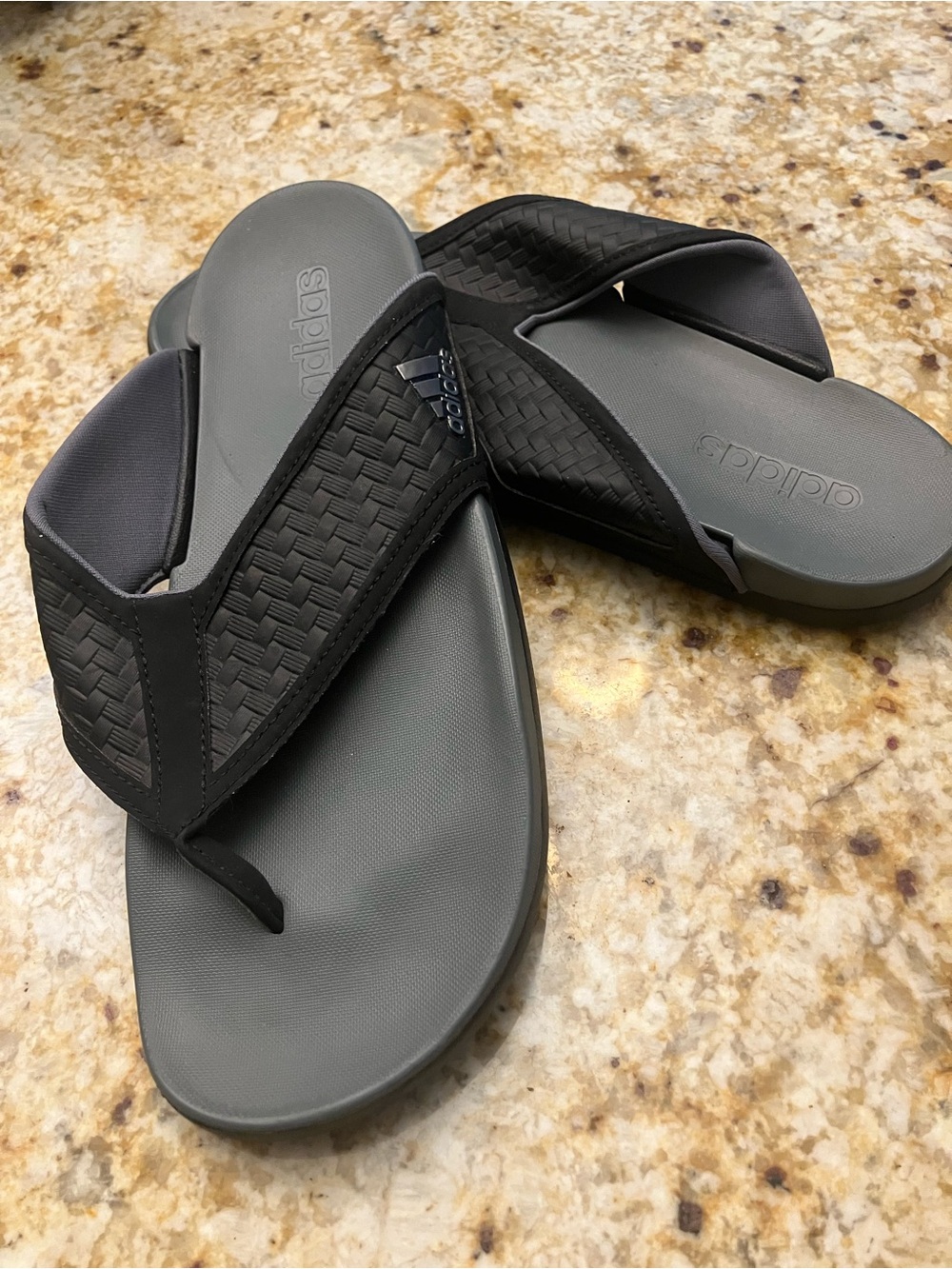Men’s NWOT Adidas rubber slides size 9